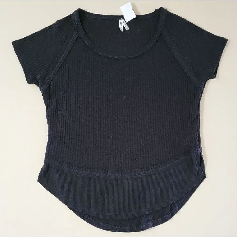 Mudd Women's Black Waffle-knit Short Sleeve Top